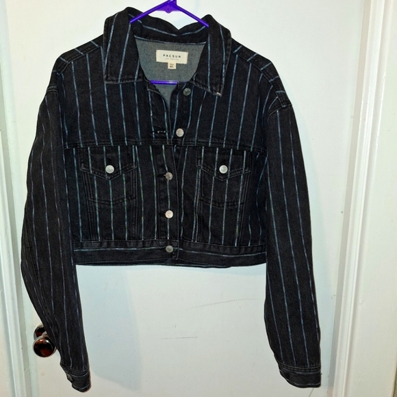 PacSun Black and White Stripe crop Jean Jacket. Size M/L - Picture 1 of 4